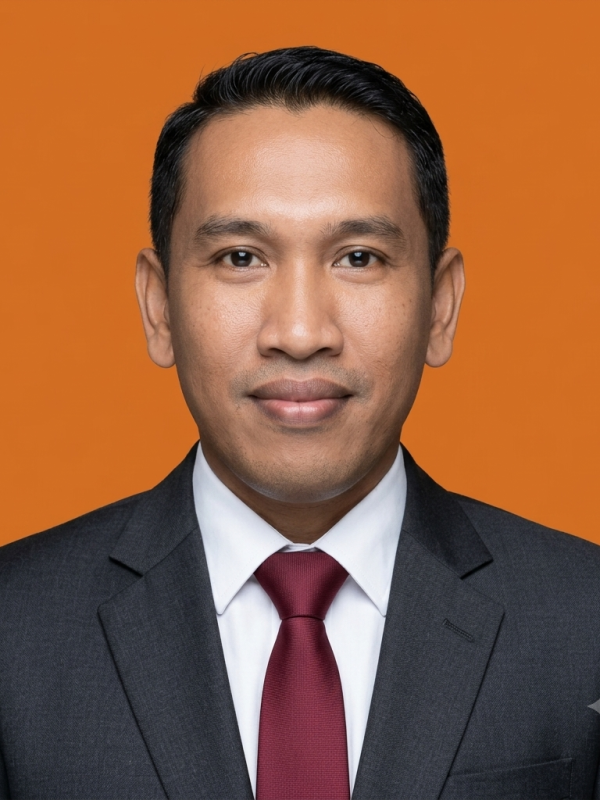 Assoc. Prof. Dr. Bahmid, SH., M.Kn
